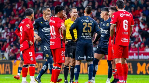 Chivas dejó mensaje contra el arbitraje.