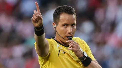 Jesús Rafael López fue el árbitro de Toluca vs. Chivas.