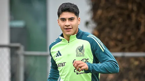 Obed Vargas se aleja de Chivas.