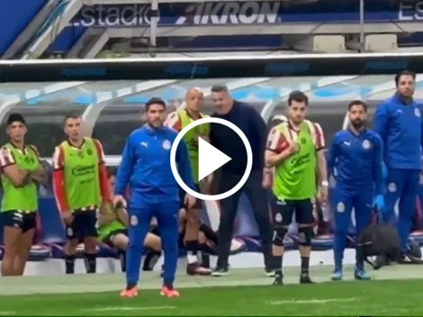 El momento en el que Chicharito Hernández oficiaba de asistente técnico
