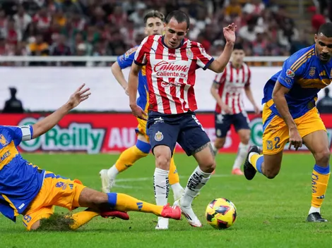 La irrupción de Hugo Camberos en Chivas deja relegado a otro jugador