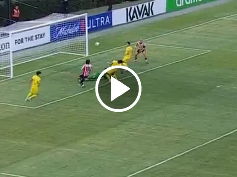 El autogol increíble con el que Chivas le gana al América