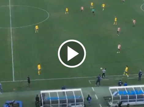 El plano panorámico de la agresión de Paulo Victor a Gerardo Espinoza