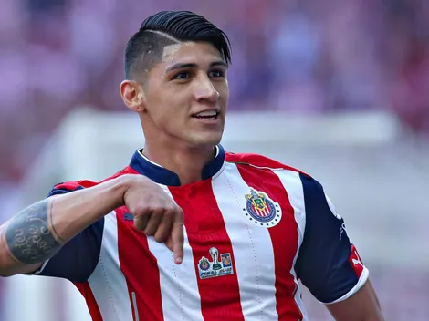 El golazo de Alan Pulido que puso emotivos a aficionados de Chivas