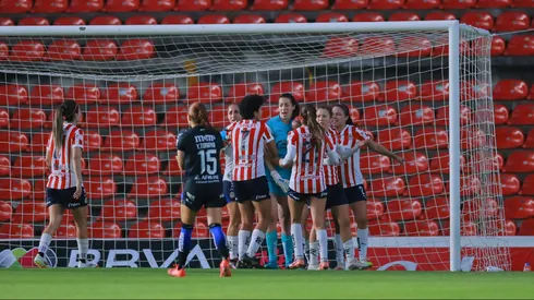 Querétaro, Querétaro, 13 de marzo de 2025. Celeste Espino y Jugadoras de Chivas femenil en festejo, durante el partido correspondiente a la jornada 12 del torneo Clausura 2025 de la Liga BBVA MX Femenil, entre el Club Querétaro y las Chivas Rayadas del Guadalajara, realizado en el estadio La Corregidora. Foto: Imago7/ Eloisa Sánchez