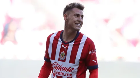 Cristian Calderón no parece recordar su pasado por Chivas.