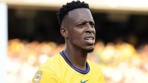 Al colombiano se le aplicó una sanción económica por sus gestos contra la gente de Chivas.