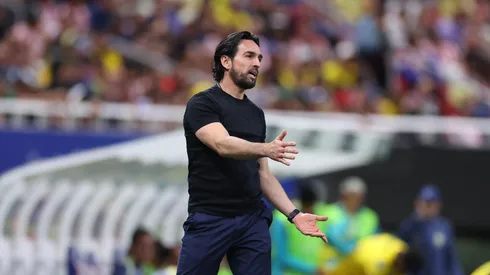 Gerardo Espinoza lleva 4 partidos como director técnico de Chivas.