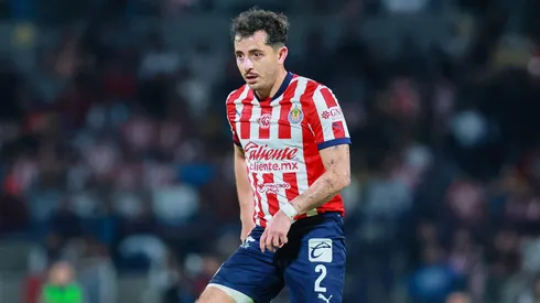 Alan Mozo no pasa por un buen momento en Chivas.
