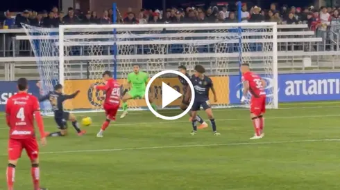 Miguel Gómez y su espectacular salvada en el Chivas vs. Atlas