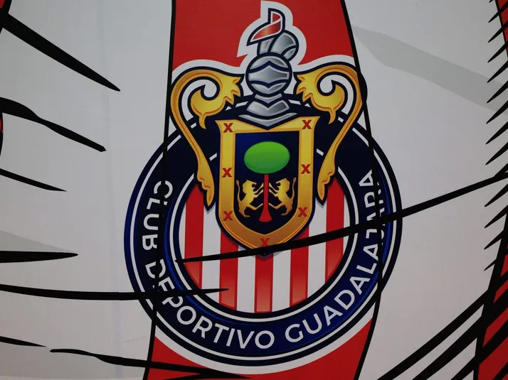 Exjugador de Chivas está prófugo de la justicia