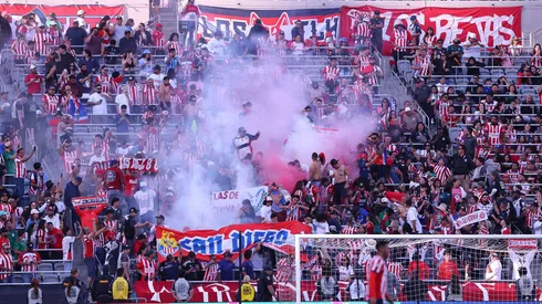 La afición de Chivas se hizo presente en San Diego.