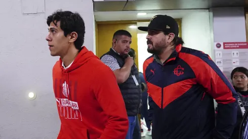 José Juan Macías y Amaury Vergara, durante el partido de vuelta de las Semifinales del torneo Clausura 2023 de la Liga BBVA MX, entre las Águilas del América y las Chivas Rayadas del Guadalajara, celebrado en el estadio Azteca. Foto: Imago7/ Rafael Vadillo