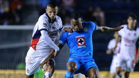 Roberto Alvarado es uno de los jugadores de Chivas que estarían siendo seguidos desde Europa.