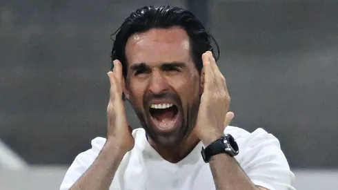 Espinoza respeta a los veteranos a pesar de su pésimo momento en Chivas.