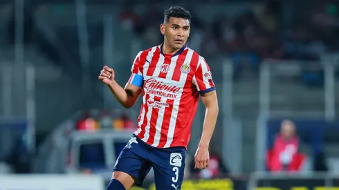 En algunas ocasiones, Gilberto Sepúlveda porta el gafete en Chivas.