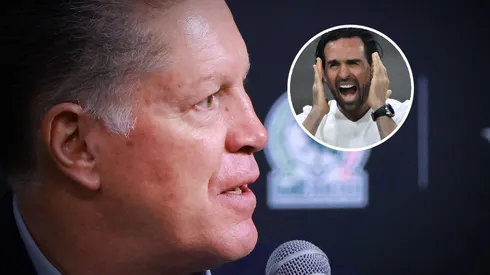 Ricardo Peláez señaló por qué Gerardo Espinoza no tiene que usar a Chicharito Hernández.