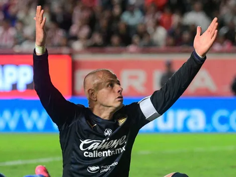 La rabieta de Chicharito Hernández en entrenamiento de Chivas