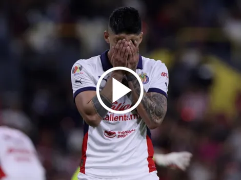 Alan Pulido falló un gol increíble en Atlas vs. Chivas