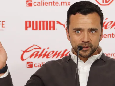 Javier Mier da insólita explicación para defender a jugadores de Chivas