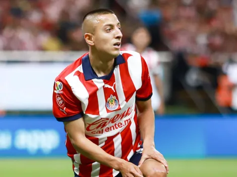 Roberto Alvarado no tendría un lugar seguro en Chivas