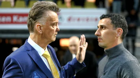 Louis van Gaal y Maarten Martens.