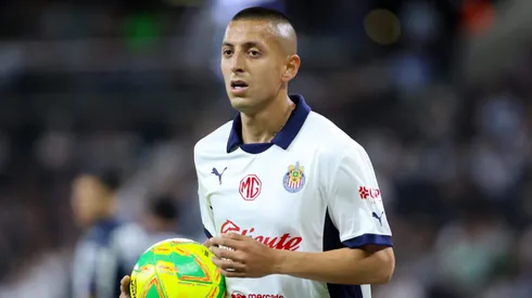 Roberto Alvarado es uno de los jugadores más destacados de la plantilla de Chivas.