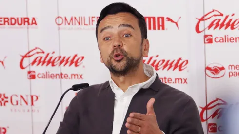 Javier Mier y sus primeros dos objetivos con Chivas.