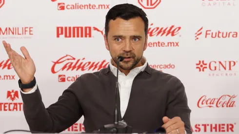 Chivas negocia por tres fichajes.