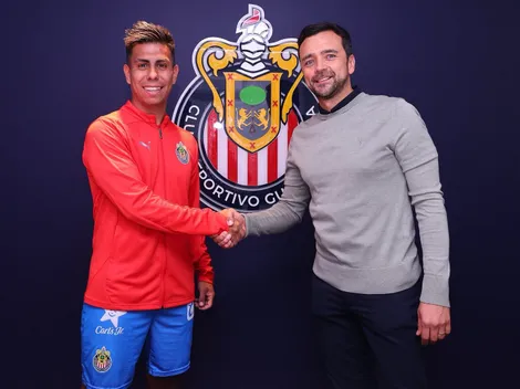 Chivas anunció el fichaje de Efraín Álvarez