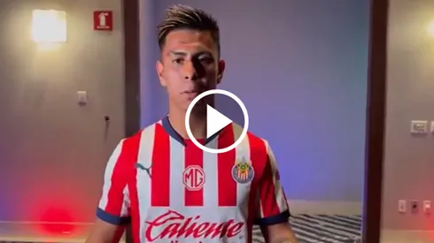 Efraín Álvarez dio sus primeras palabras luego de firmar contrato con Chivas.