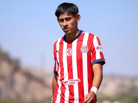Santiago Sandoval también hace pretemporada con Chivas