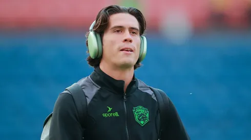 Chivas va a la carga por Diego Campillo.