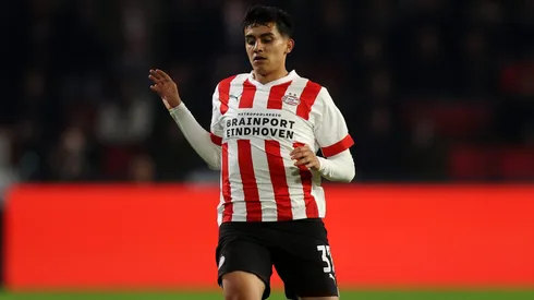 Richard Ledezma dejará PSV Eindhoven como jugador libre para sumarse a Chivas.