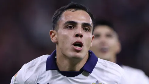 Hugo Camberos lleva tiempo negociando su renovación contractual con Chivas.