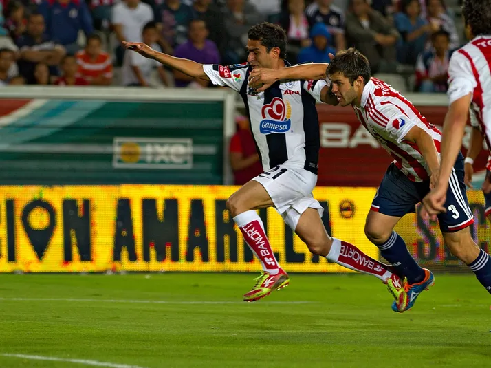 Cuando Nery Castillo pudo jugar en Chivas