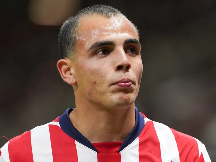 Otros poderosos de la Liga MX habrían preguntado por Hugo Camberos a Chivas