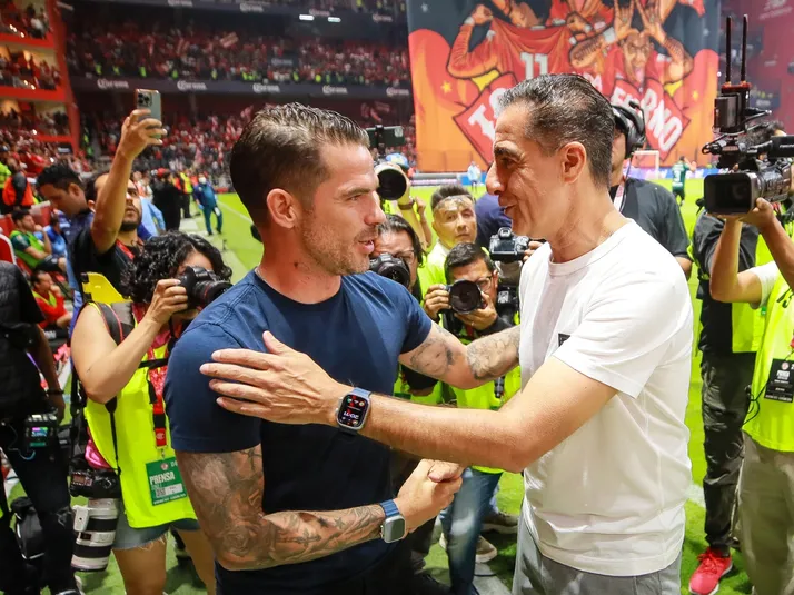 No pudo contra las Chivas de Gago pero venció al PSG