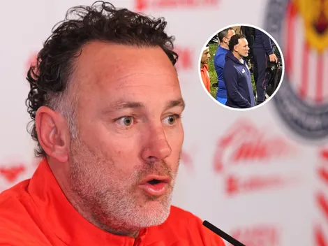 La imagen de Gabriel Milito estudiando al próximo rival de Chivas