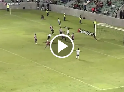 Atajada salvadora de Óscar Whalley ante León