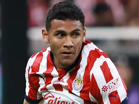 Los defensores que podrían quedar relegados en Chivas