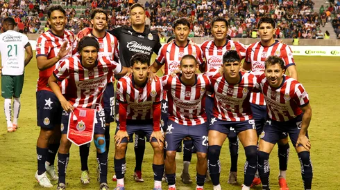 Alineación de Chivas vs. Santos Laguna en la Copa por el Bienestar.