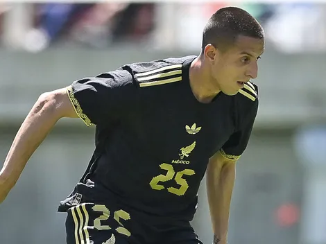 Roberto Alvarado vuelve a ser titular con la Selección Mexicana