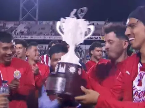 El extraño trofeo que levantó Chivas en la Copa por el Bienestar