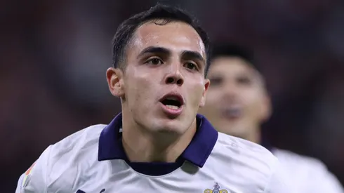 Hugo Camberos ya tendría acordado su renovación con Chivas.