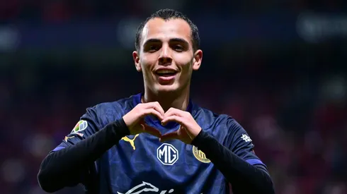 Hugo Camberos renovaría su contrato con Chivas.