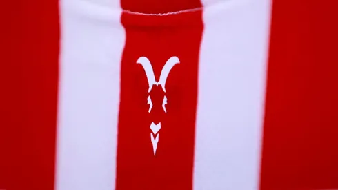 La empresa que lleva ventaja para vestir a Chivas desde el 2026