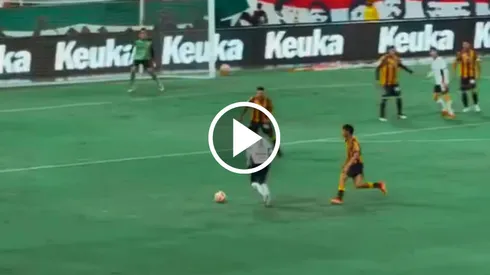 Así fue el golazo de Efraín Álvarez en Chivas vs. Leones Negros.