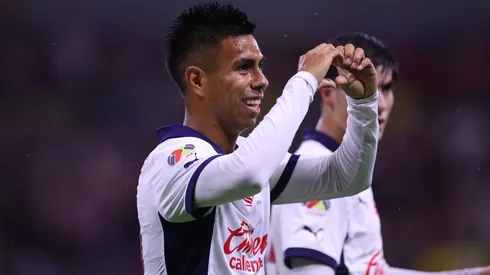 Efraín Álvarez jugó su primer partido con Chivas, aunque no fue oficial.