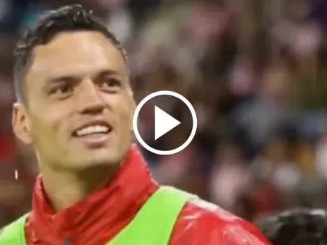 Óscar Whalley cantó como un aficionado más de Chivas